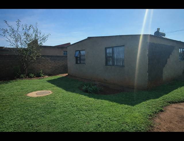 2 BEDROOM HOUSE FOR SALE IN TSHEPISONG